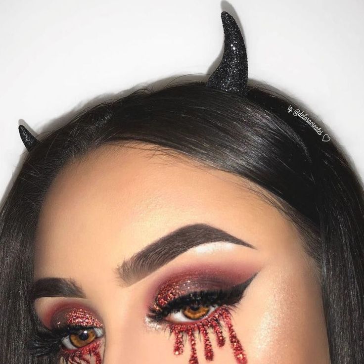 Devil Makeup Halloween, Maquillage Halloween Simple, Makeup For Halloween, Devil Makeup, Holloween Makeup, Devil Halloween, Halloween Eye Makeup, Halloween Makeup Inspiration, Halloween Eyes