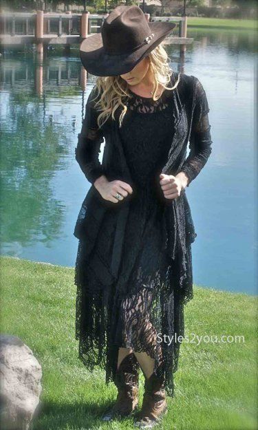 Verducci Clothing Abigale lace dress in black can be found at Styles2you.com Western Wedding Outfits Women, Western Gala Outfit, Formal Western Wear Woman, Country Dresses With Boots, Western Formal Dresses, Gothic Country, Country Western Dresses, Country Romance, Vintage Lace Dress