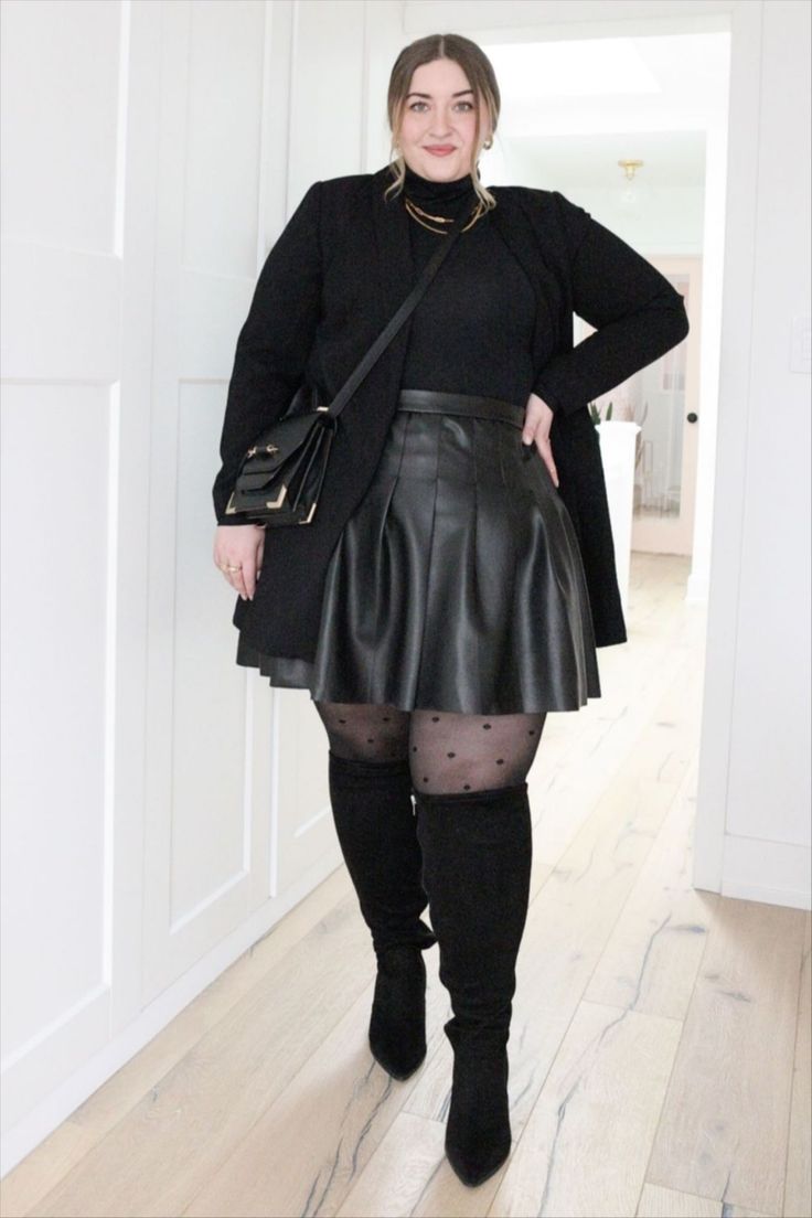 Plus Size Outfit With Tights, Plus Size Knee High Boots Outfits, Knee High Boots Outfit Plus Size, Diana Dares, Vestidos Country, Plus Size Winter Outfits, Plus Size Baddie Outfits, Leather Skirt Outfit, Plus Size Fall Outfit