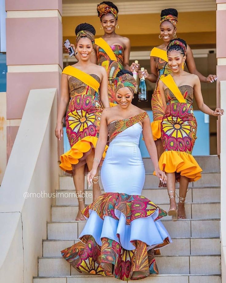 African Print Wedding Dress, African Bridesmaids, South African Traditional Dresses, African Bridesmaid Dresses, African Traditional Wedding Dress, African Wedding Attire, Traditional African Clothing, African Bride, Traditional Wedding Attire