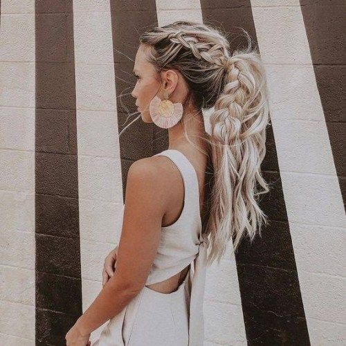 Discover the ultimate guide to 20+ stunning scarf hairstyles that will transform your look on those dreaded bad hair days. Summer Ponytail Hairstyles, Best Hair Wand, Hairstyles Buns, Wedding Ponytail Hairstyles, Summer Ponytail, Wedding Ponytail, Wand Hairstyles, High Ponytail Hairstyles, Hairstyles Straight