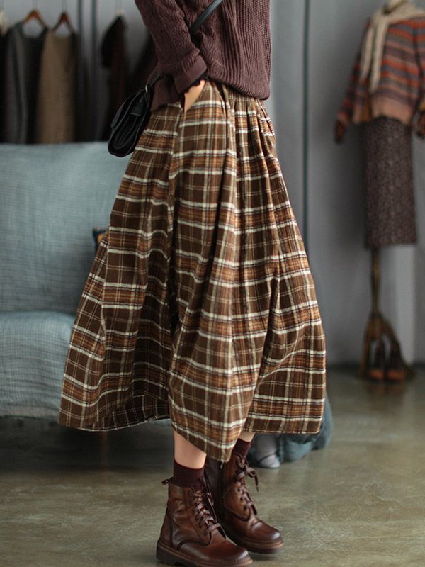 Artistic Retro Plaid A-Line Skirt COFFEE-FREE SIZE Coffee Outfit, Elastic Waist Skirt, Mode Inspo, Winter Mode, Plaid Skirt, 가을 패션, Brown Sweater, Cotton Skirt, Mode Vintage