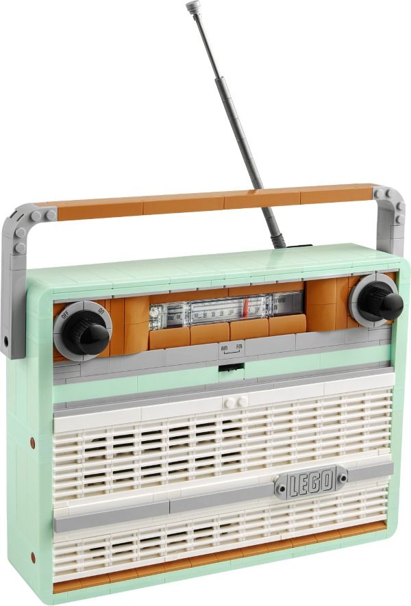 an old fashioned radio with two antennas on top