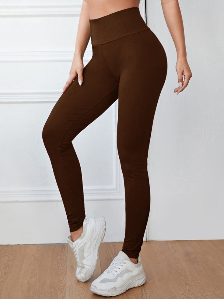 Uni Wardrobe, Brown Leggings Outfit, Chocolate Brown Leggings, Dark Brown Leggings, Palette Aesthetic, Monica Puig, Activewear Photoshoot, Brown Leggings, Women Bottoms