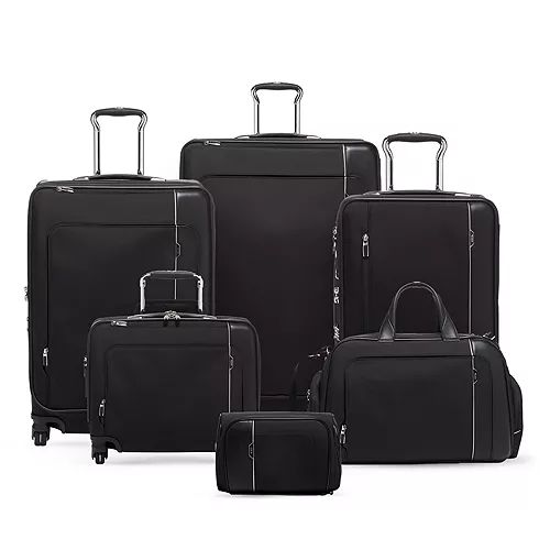 Tumi - Arrivé Luggage Collection Black Suitcase Aesthetic, Expensive Luggage, Muebles Aesthetic, Luxury Luggage Sets, Traveling Accessories, Travel Luggage Packing, Tumi Luggage, Luggage Packing, Luxury Luggage