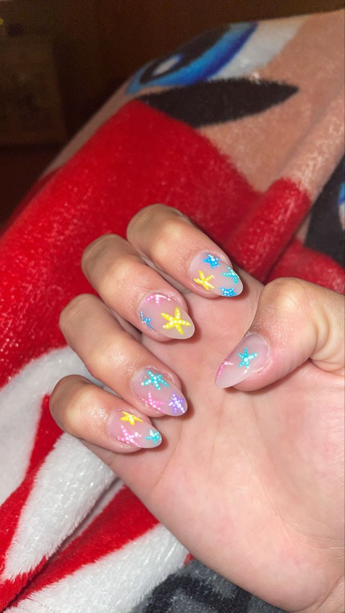 Flordia Nail Designs, Acrylic Nails Beach Theme, Beach Almond Nails Designs, Almond Starfish Nails, Summer Nails Ocean Vibe, Tropical Nail Ideas Hawaii, Pretty Beach Nails, Beach Nails Acrylic Almond, Nail Ideas For Florida Vacation