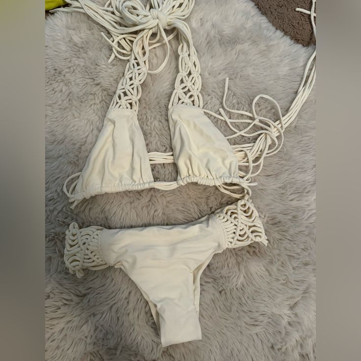 Nwot Mikoh Cream Crochet Bikini Stunning Bikini. Listing The Entire Bikini As Xs However The Top Is Xs And Bottoms Are M (Fits Like An Xs/S) #Miami #Bachelorette #Summer #Vacation #Poolparty White Summer Swimwear For Festival, Stretch Swimwear With Crochet Trim For Pool, Stretch Crochet Trim Swimwear For Pool, Beachwear Swimwear With Crochet Trim For Pool, White Bohemian Fitted Swimwear, Fitted White Bohemian Swimwear, White Crochet Trim Swimwear For Spring, White Beachy Swimwear For Festival, White Bohemian Halter Neck Swimwear