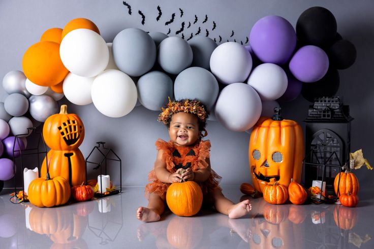 FangtingPhotography_Baby_Laurin_0921 Halloween Photoshoot Baby, Halloween Baby Pictures, Halloween Baby Photos, Baby Family Pictures, Baby Friends, Pumpkin Birthday, Baby Shoot, Baby Shower Invitaciones, Halloween Photoshoot