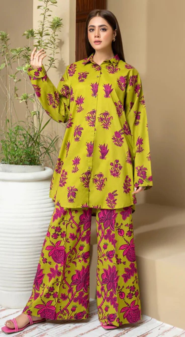 Khaddar Dress Design, Simple Lawn Kurta Design, Printed Trouser Designs Pakistani, Khaddar Dresses Design Printed, Printed Dress Designs Pakistani, Lawn Suit Neck Design, Pakistani Shirts Designs Casual, Khaddar Dresses Design, Khaddar Suit Design