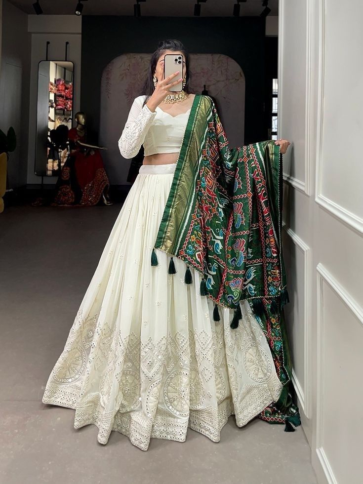 White Lehenga Choli, Mirror Work Lehenga, White Lehenga, Simple Lehenga, Trendy Outfits Indian, Saree Bollywood, Georgette Lehenga, Stitched Lehenga, Lehenga Designs Simple