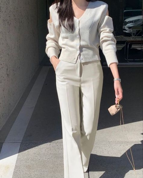 Work Formal Outfit, Korean Office Outfits Women, Korean Office Look, Korean Work Outfit, 300 Aesthetic, Hangout Outfit, Aesthetic Korean Fashion, Summer Outfit Ideas For Women, Business Casual Outfit