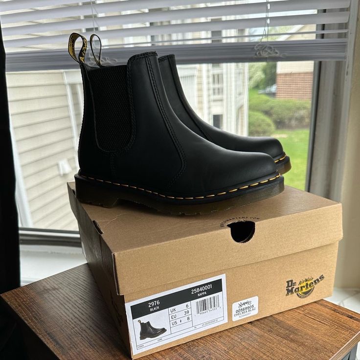 New Black Doc Marten Chelsea Boots. Only Worn To Try On In Store. Ankle Boots Doc Martens, Casual Black Chelsea Boots With Reinforced Heel, Black Boots With Cushioned Footbed And Flat Heel, Black Flat Heel Boots With Cushioned Footbed, Dr Martin Chelsea Boots Outfit, Chelsea Doc Martens, Doc Marten Chelsea Boots, Chelsea Boot Outfits Women, Doc Marten Chelsea Boot