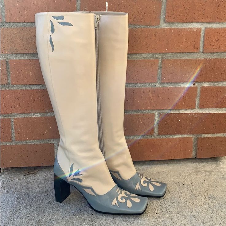 Size 5 New Cidivini Boots. Made In Italy. Penny Lane Shoes, Off White Boots, 60s Boots, White Lace Up Boots, 70s Boots, Cut Out Boots, Steve Madden Black Heels, Heeled Lace Up Boots, Italian Leather Boots