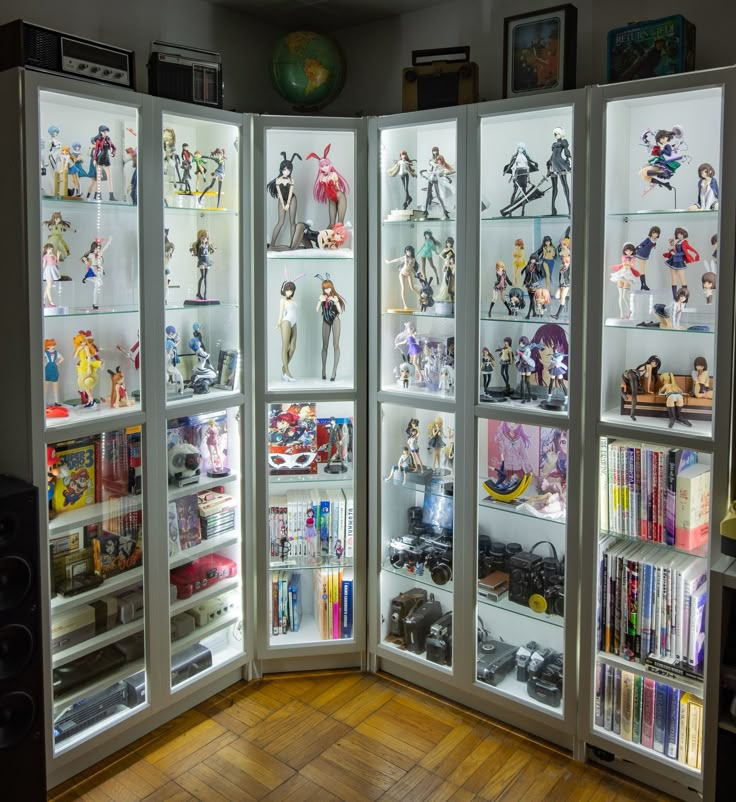 a room filled with lots of different types of action figures