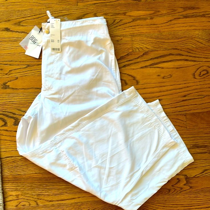 Urban Outfitters Bdg White Pants Size Large Bright White 100% Recycled Polyester Urban Outfitters Straight Leg Cargo Pants, Urban Outfitters Straight Leg Cotton Bottoms, Urban Outfitters Relaxed Fit Straight Leg Bottoms, Urban Outfitters Straight Leg Bottoms For Spring, Urban Outfitters Straight Leg Relaxed Fit Bottoms, Urban Outfitters Cotton Relaxed Fit Bottoms, Urban Outfitters Relaxed Fit Cotton Bottoms, Urban Outfitters Cotton Bottoms With Elastic Waistband, Urban Outfitters Relaxed Fit Pants