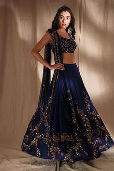 Blue And Gold Lehenga, Gold Lehenga, Indian Bridesmaid Dresses, Simple Lehenga, Indian Outfits Lehenga, Wedding Lehenga Designs, Bridal Lehenga Collection, Traditional Indian Dress, Blue Lehenga