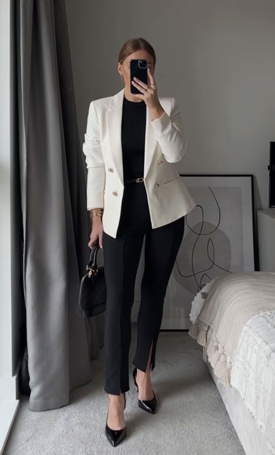 20+ Stunning Female Casual Office Outfits Perfect For 2024 12 Networking Event Outfit, Business Formal Outfit, White Blazer Outfits, Event Outfit Ideas, Interview Outfits Women, Interview Attire, Corporate Attire, Office Casual Outfit, Look Formal