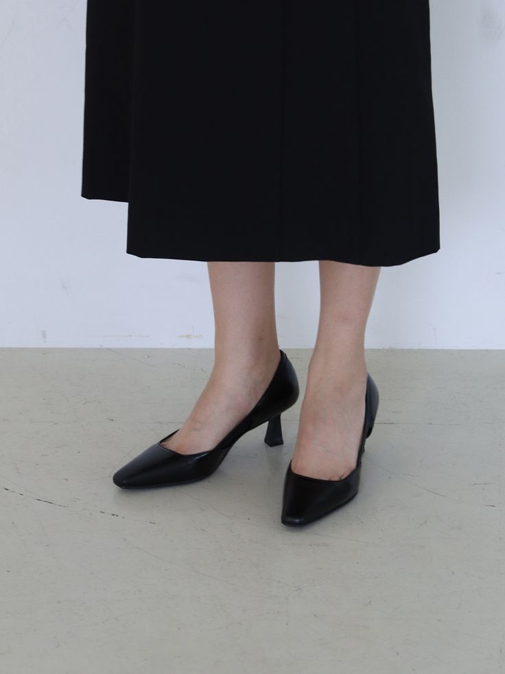 Editor's NoteMOL:pin presents sophisticated footwear that gives off a stylish mood.- Slim square shaped toe- Feminine open sides point- Classic and chic mood- Soft and durable cow leather usedMeasurements(in.)- Size: KR 225MM (US 5.5) ~ KR 255MM (US 8.5)- Heel Height: 2.36 in. Composition & Care- Upper: Cow Leather / Lining: Pigskin- Natural leather may have fine scratches and wrinkles- Bright leather can get stained by denim or dark outfits- Pen and bond marks may occur during the Evening Kitten Heels With Square Toe, Modern Fitted Kitten Heels With Square Toe, Fitted Heels With Contrasting Heel Counter And Square Toe, Black Square Toe Kitten Heels For Work, Chic Square Toe Court Shoes With Medium Width, Modern Square Toe Kitten Heels With Sculpted Heel, Chic Square Toe Medium Width Court Shoes, Classic Square Toe Heels For Business, Chic Square Toe Office Heels