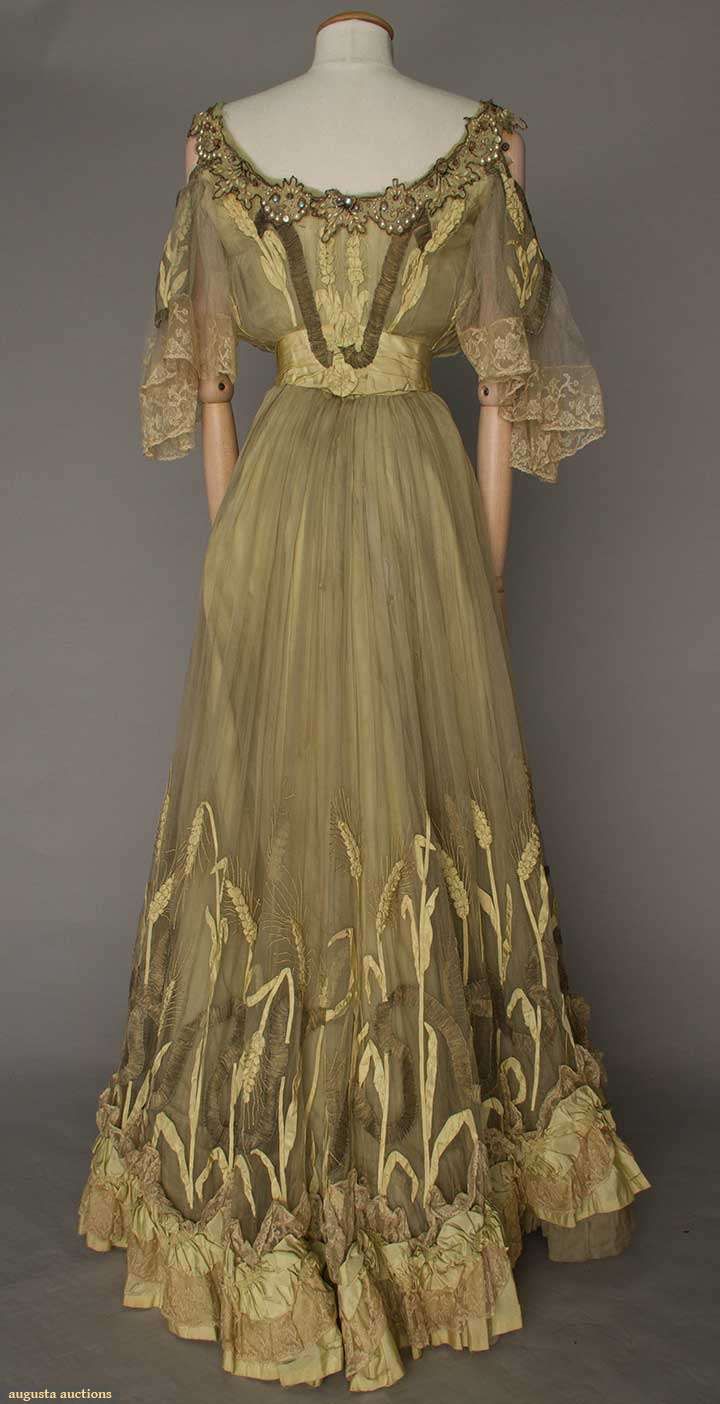 Gown (image 3) | Gustave Beer | France; Paris | 1902 | silk, lace, pearls | Augusta Auctions | April 20, 2016/Lot 214 1900 Ball Gown, 1900 Evening Gown, Vintage Gold Dress With Historical Design, Midsummer Dress, 1912 Evening Gown, 1905 Evening Gown, 1899 Evening Gown, Edwardian Gowns, Corn Stalks