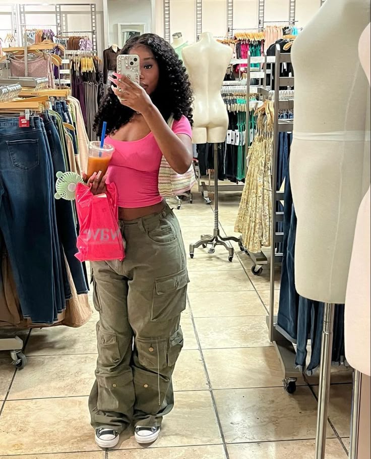 Spring Streetwear Black Women, Baggy Birthday Outfit, Fly Girl Aesthetic Outfits, Pink Top Outfit Black Women, Outfits For Dd Cups, Fly Girl Style Outfits, Warm Formal Outfits, Petite Outfits Black Woman, Pretty Black Women Outfits