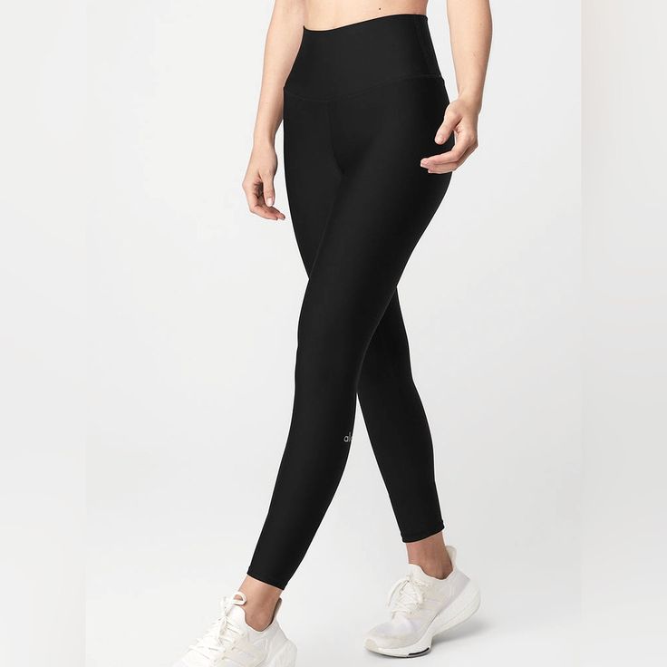 Prepare To Breeze Through Hot Yoga In The High-Waist Airlift Legging. Made From Our Micro-Performance Double-Knit Airlift Fabric, It Has A Second-Skin Fit And Feel That Sculpts And Smooths Like No Other. Pairs Perfectly With Your Fave Pair Of Sneakers Or Slides. Lifts & Sculpts! Smoothing, Second-Skin Feel For On & Off The Mat. Designed & Uniquely Fit To Flatter Every Size. Wear-Tested By Our In-House Team For The Perfect Fit. Never Worn. Alo Yoga Athleisure Activewear For Sports, Alo Yoga Sportswear For Running, Alo Yoga Moisture-wicking Sportswear, Alo Yoga Running Activewear, Alo Yoga Compressive Activewear With Light Support, Alo Yoga Compression Activewear For Gym, Alo Yoga Compression Activewear For Running, Alo Yoga Breathable Activewear For Gym, Breathable Alo Yoga Activewear For Gym