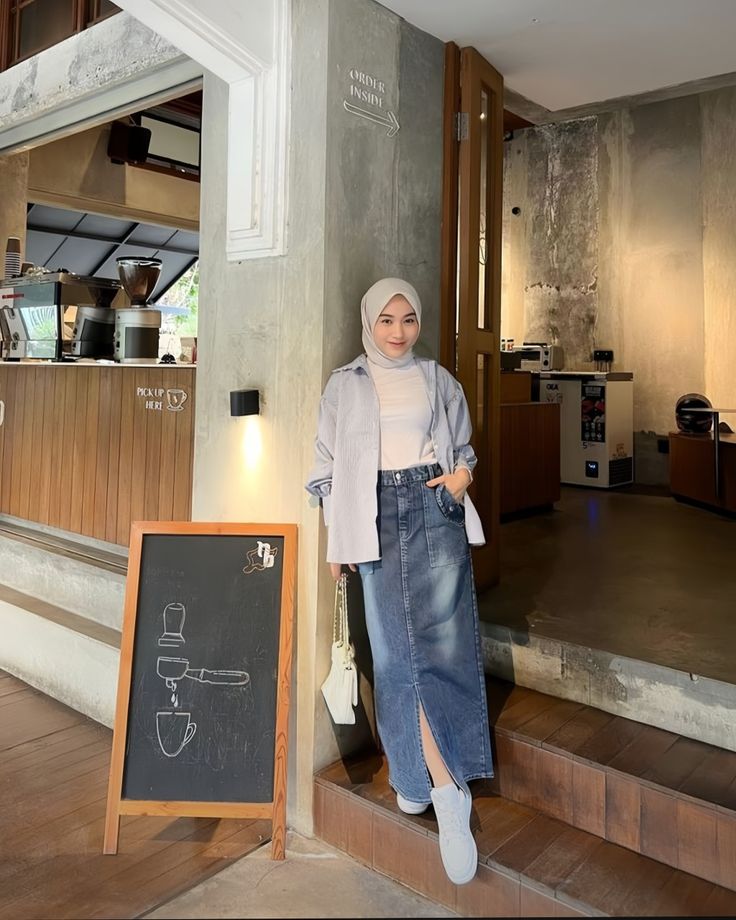 follow for more recommendations 🦋 Ootd Rok Levis, Rok Jeans Hijab Ootd, Skirt And Cardigan Outfit, Outfit Rok, Singapore Outfit, Hijab Vintage, Lengha Blouse Designs, Muslimah Fashion Casual, Hijab Jeans