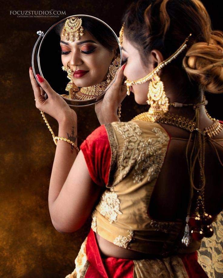 North Indian Bride, Indian Bridal Portraits, Indian Bride Poses, Indian Bride Photography Poses, Indian Bride Makeup, Bride Photos Poses, Bridal Makeup Images, Bridal Photography Poses, Indian Bridal Photos