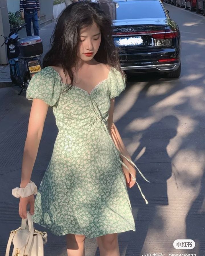 Flower Dresses Casual, Green Dress Aesthetic, Casual Dress Korean Style, Flower Dresses Outfit, Pastel Green Dress, Green Flower Dress, Green Dress Outfit, Floral Print Dresses, Floral Dress Outfits