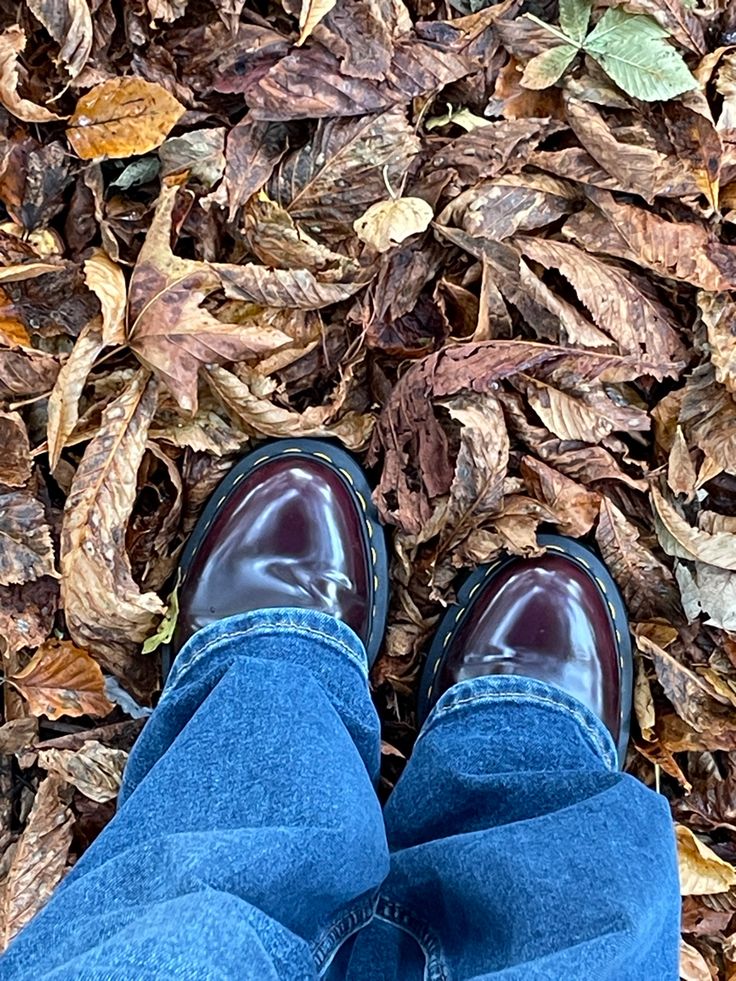 autumn downtown girl dark academia doc martens Cherry Red Docs Outfits, Cherry Red Doc Martens Outfit, Red Doc Martens Outfit, Cherry Red Docs, Cherry Red Doc Martens, Red Docs, Red Doc Martens, Doc Martens Outfit, Downtown Girl