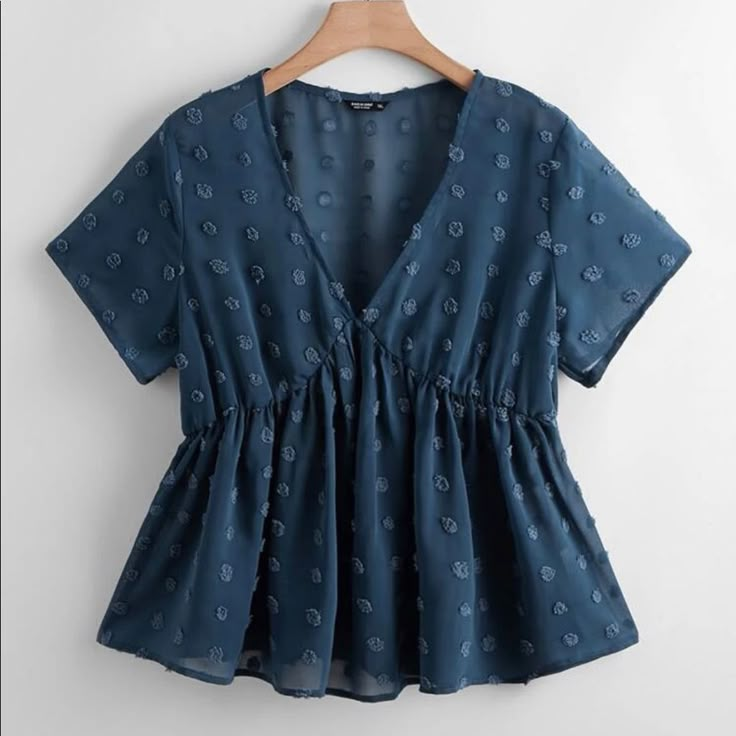 Tops For Jeans, Owls Wallpaper, Chemistry Education, Stylish Kurtis Design, Trendy Outfits Indian, Tops Shein, Simple Kurti, Simple Frocks, Modest Tops