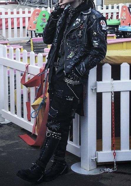 Punk Outfits 80s Men, Punk Inspired Outfits Men, Alternative Outfit Ideas Men, Metal Male Outfit, Deathrock Fashion Men, Fancy Punk Outfits Men, Punk Guys Aesthetic, Punk Hoodie Outfit, Masc Rock Outfits