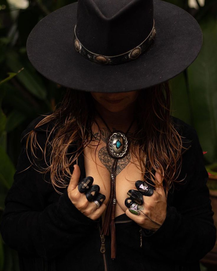 Buffalo Girl® on Instagram: “We couldn’t resist �😉 @white_horse_lodge absolutely rocking our new Vintage Navajo Concho Bolo Tie!” Western Goth Fashion, Whiskey Girl Aesthetic, Women Bolo Tie Outfit, Goth Country Outfits, Western Outfits Aesthetic, Hat Aesthetic Outfit, Bolo Tie Women Outfit, Edgy Western Style, Cowgirl Witch