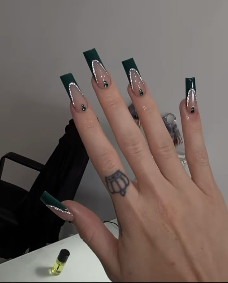 Emerald Green Nail Designs Coffin, Green Nails Acrylic Emerald, Emerald Green Nails Inspiration, Emerald Green Nails With Initial, Royal Green Nails Acrylic, Emerald Green Nails Acrylic Coffin Medium, Emerald Green Nails Acrylic Coffin Prom, Emerald Green Prom Nails Coffin, Long Square Acrylic Nails Emerald Green