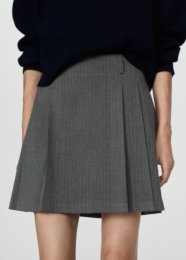 Pinstriped pleated skirt - Женщины | MANGO Беларусь Pleated Miniskirt, Grey Pleated Skirt, Designer Shorts, Skirt Length, Pleated Skirt, Black Friday, Pattern Design, Gray Color, Top Brands