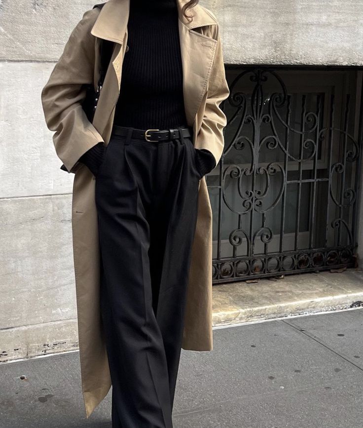 Coat Outfit Aesthetic, Women Trench Coat Outfits Classy, Style Coat Outfit Ideas, Outfits With Trench Coats Casual, Women Trench Coat Outfits Casual, Big Trench Coat Outfit, Womens Trenchcoat Outfit, Minimal Coat, Coat Aesthetic Outfit