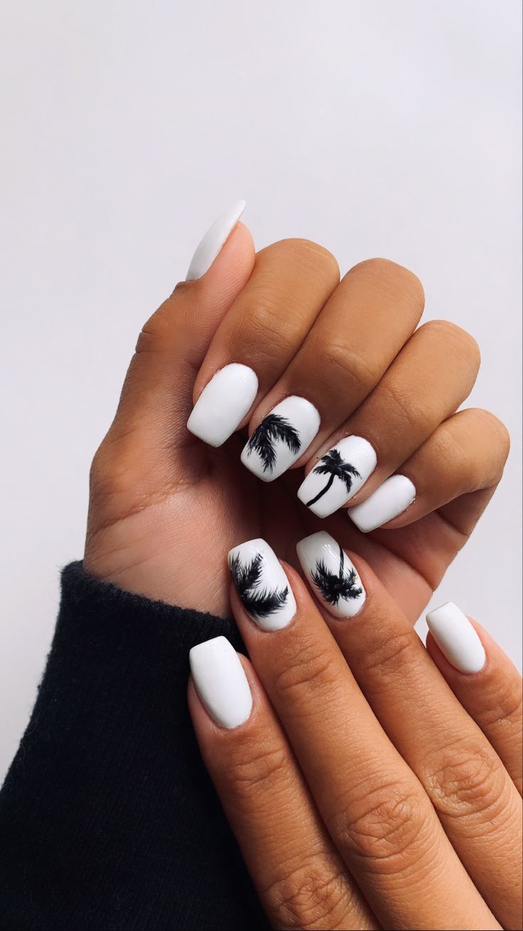 Beach Nails Designs Acrylic, Nail Designs With Palm Trees, Palm Tree Christmas Nails, Vacation Tropical Nails, Hawaiian Nails Short, Vacation Square Nails, Cancun Vacation Nails, Palm Springs Nails Ideas, Black And White Summer Nails