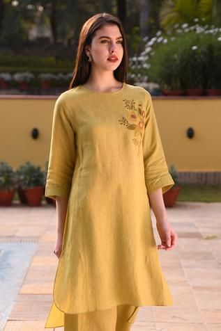 Shop for Linen Bloom Yellow Hand Embroidered Linen Kurta for Women Online at Aza Fashions Flared Linen Pants, Yellow Linen Pants, Kurta For Women, Pant For Women, Draping Fashion, Buy Linen, Cotton Kurti Designs, Yellow Pants, Linen Fashion