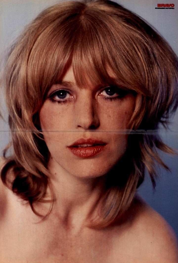 Mod Haircut Women, 70s Haircuts, Marianne Faithfull, Haircuts For Women Over 50, Gorgeous Hairstyles, Hairstyles And Haircuts, Beautiful Hairstyles, Hair Crush, Haircuts For Women