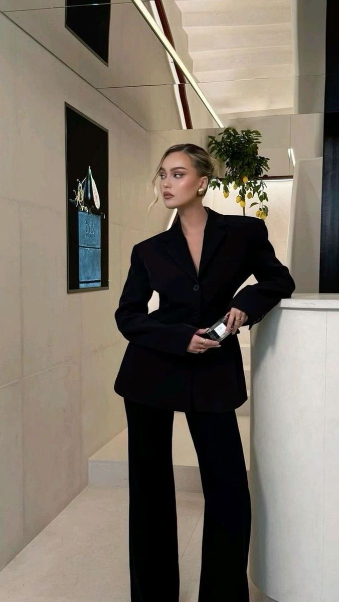 Dark Classy Aesthetic Outfits, Estilo Rachel Green, Look Formal, Chique Outfits, Corporate Outfits, Woman Suit Fashion, Elegante Casual, Event Outfit, Interview Outfit