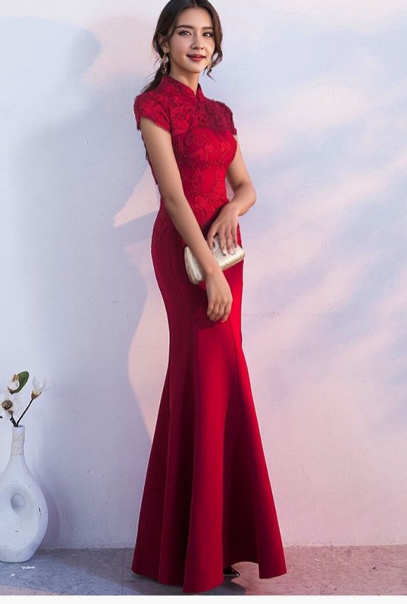 Red Lace Bridal Cheongsam Qipao with flower applique – Oriental Me Traditional Red Cheongsam For Wedding, Red Qipao Wedding, Elegant Red Cheongsam, Elegant Red Summer Cheongsam, Cheongsam Wedding, Tea Ceremony Dress, Chinese Wedding Tea Ceremony, Red Fitted Sleeveless Cheongsam, Wedding Qipao