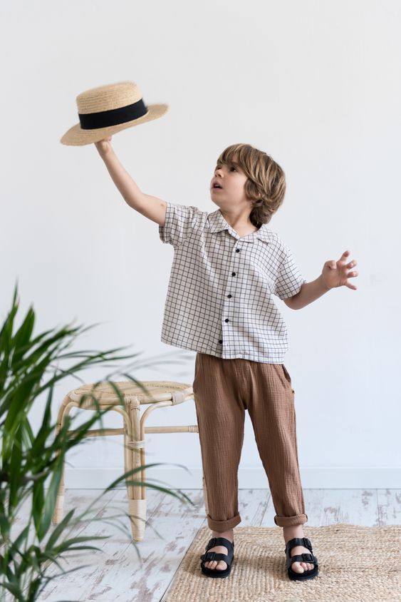 Color design. There is no place to be impeccable. Brilliantly. Kid Boy Outfits, Boy Spring Outfits, Kidswear Trends, Newborn Fashion, Kids Dress Wear, Kids Fashion Dress, Toddler Boy Fashion