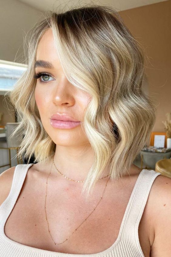 Kratke Frizure, Bronde Bob, Short Bridal Hair, Short Hair Waves, Wavy Wedding Hair, 1000 Calories, Guest Hair, Lob Hairstyle, Wavy Hairstyles