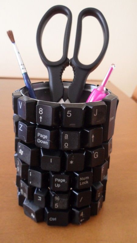 there are several pictures of different items made out of computer keyboards and scissors in them