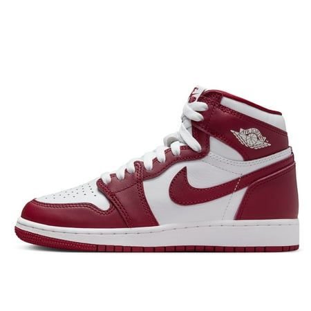 Grade School Jordan 1 Retro High OG "Artisanal Red" White/Team Red Size: 5.  Gender: unisex.  Age Group: kids. Red High Top Jordans, Jordan 1s Red, Red And White Jordans, High Top Jordans, White And Gold Shoes, Red Basketball Shoes, Pretty Sneakers, Red High Tops, Red Jordans