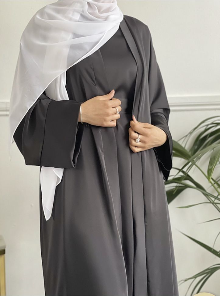 Abaya Outfit Ideas Casual, Abaya Colors, Hijab Essentials, Abaya Inspiration, Modest Outfits Muslim, Outfits Muslim, Abaya Outfit, Hijab Abaya, Muslim Style