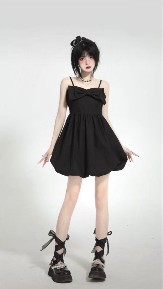 Dress Cute Aesthetic, Black Dress Cute, 일본 패션, Standing Poses, Cute Aesthetic, Pose Reference Photo, Cute Outfit, Japan Fashion, Kpop Outfits