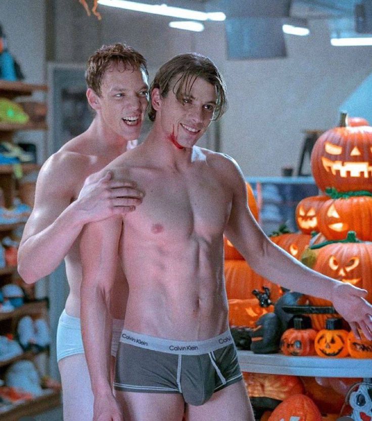 Billy And Stu Scream, Stu Scream, Billy And Stu, Billy Loomis Hot, Scream 1, Skeet Ulrich, Gay Aesthetic, Halloween Movie, Classic Horror Movies