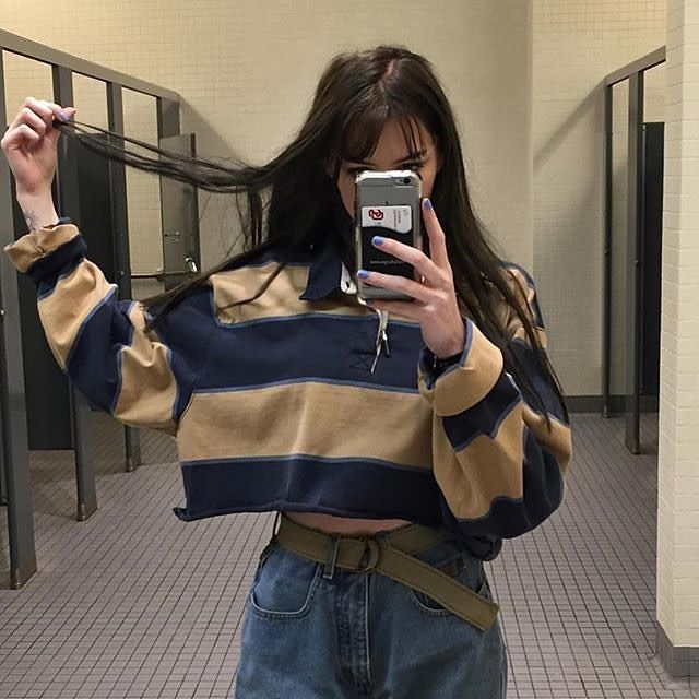 Retro clothing on Instagram: “🌼 #90fashion #90sstyle #90looks #90seralooks #90sbabes #vintage #grunge #grungetumblr #grungeaesthetic #aesthetic #aesthetictumblr #looks…” Grunge Style Outfits, Korean Fashion Aesthetic, Mode Ulzzang, Outfits Girl, K Fashion, Grunge Look, Winter Mode, Retro Clothing, Grunge Style