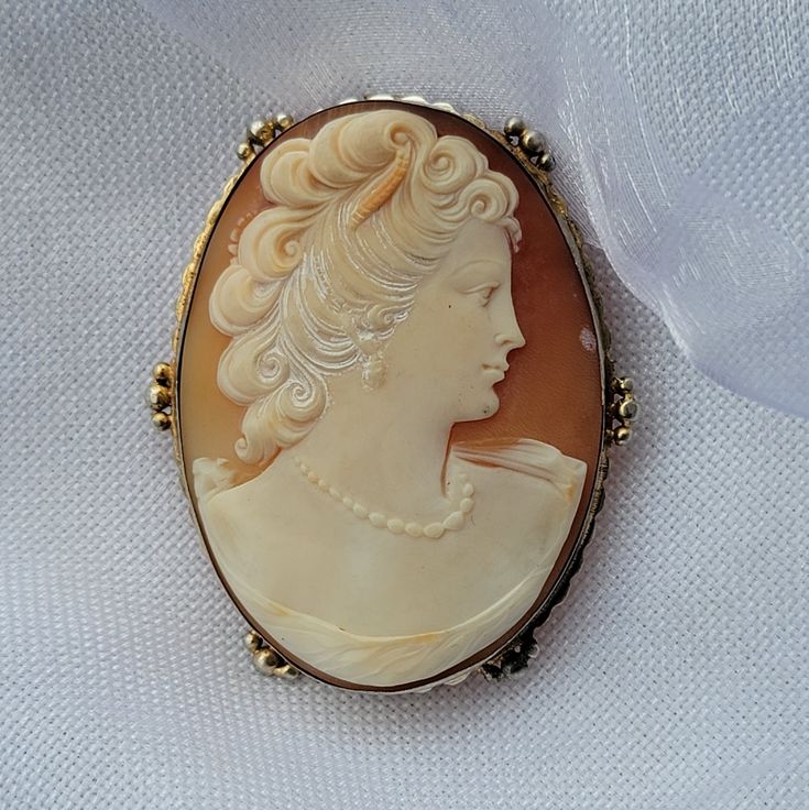 Big Cameo Pendant Brooch Combo Scalloped Edges Good Condition About 2"X 1.75" At Widest Points P Elegant Gold Cameo Brooch, Classic Cameo Brooches For Wedding, Elegant Intaglio Brooches For Gifts, Elegant Gold Intaglio Brooches, Ornate Cabochon Brooch For Formal Occasions, Ornate Cabochon Brooches For Formal Occasions, White Cameo Brooch For Formal Occasions, White Cameo Brooches For Formal Occasion, Luxury Cameo Brooch For Wedding