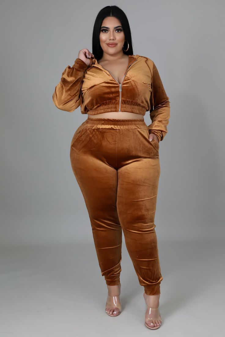 Chicago Winds Pant Set -Curve- Mocha – Atlanta Shoe Studio High Waisted Joggers, Denim Heels, No Closure, Plus Size Fashion For Women, Curvy Girl Outfits, Curvy Girl Fashion, Jogger Set, Figure Model, Pant Set